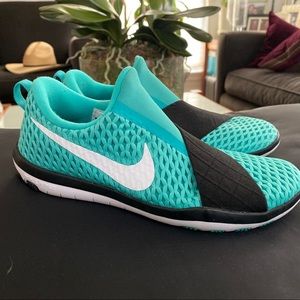 Nike Free Connect Women’s Sneaker